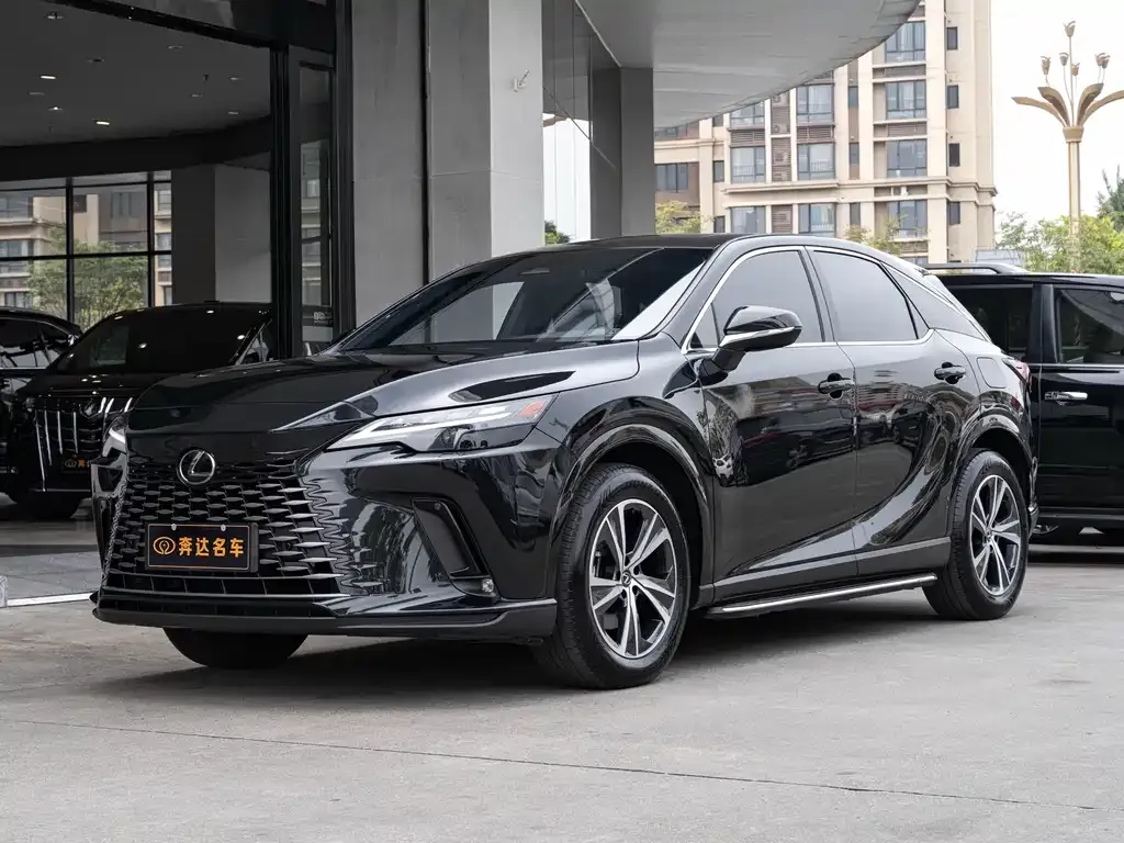 Lexus RX — фото 1
