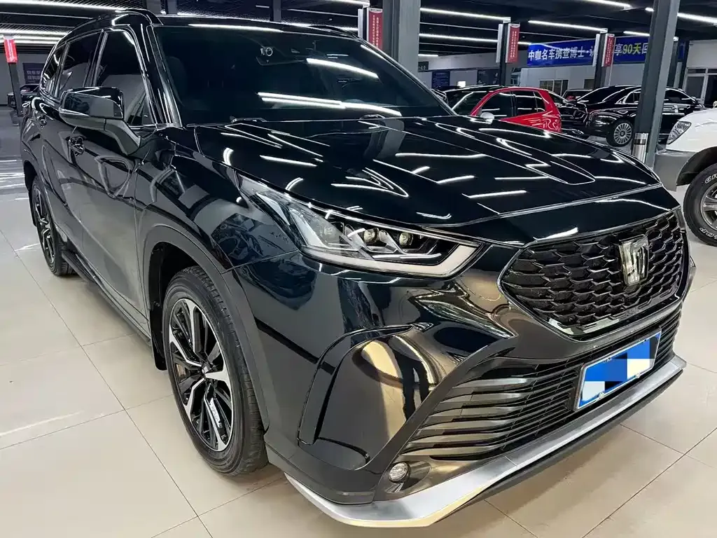 Toyota Crown Kluger 2023 из CN, фото 2