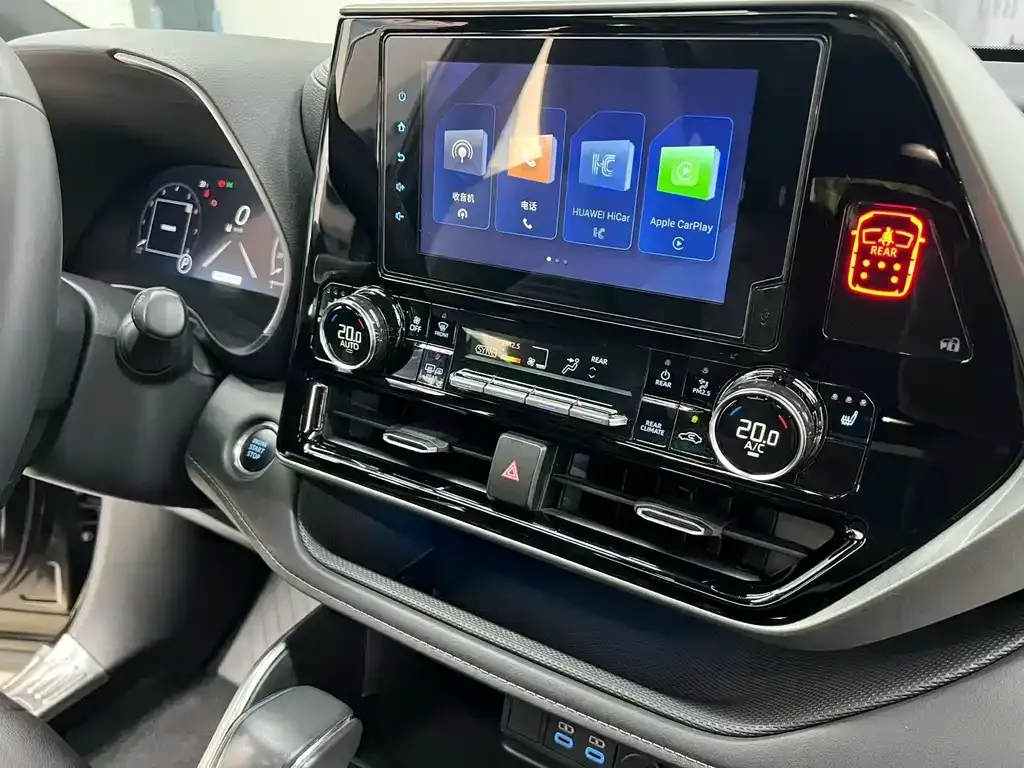 Toyota Crown Kluger 2023 из CN, фото 4