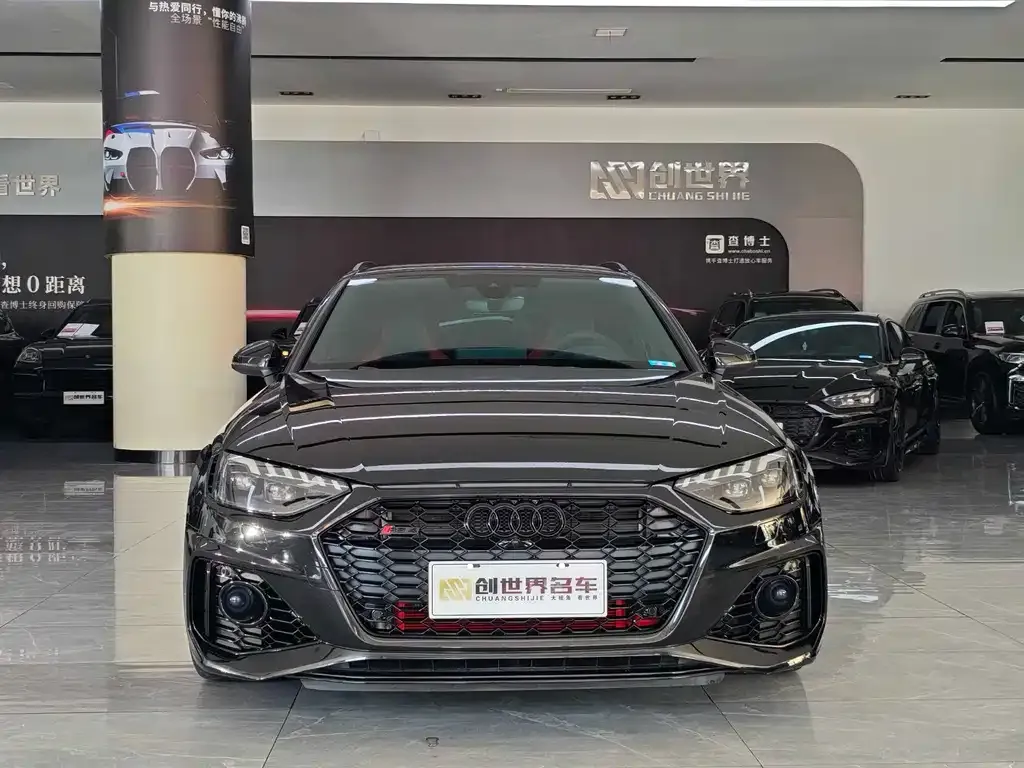 Audi RS 4 2024 из CN, фото 4