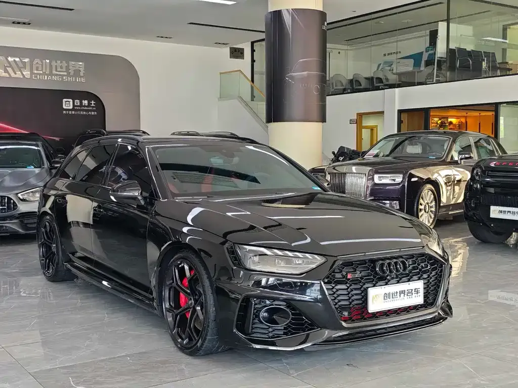 Audi RS 4 2024 из CN, фото 3