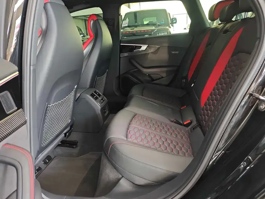 Audi RS 4 2024 из CN, фото 10