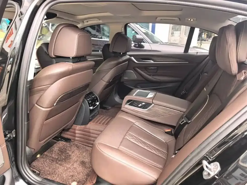 BMW 5 Series 2022 из CN, фото 4
