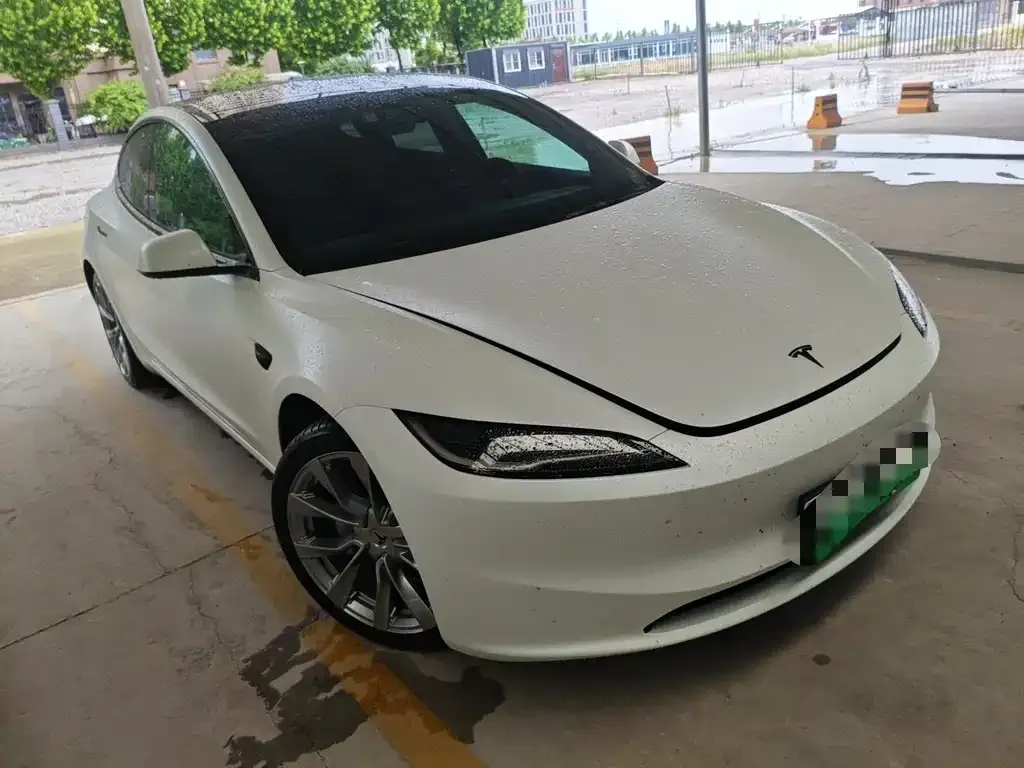 Tesla Model 3 — фото 4