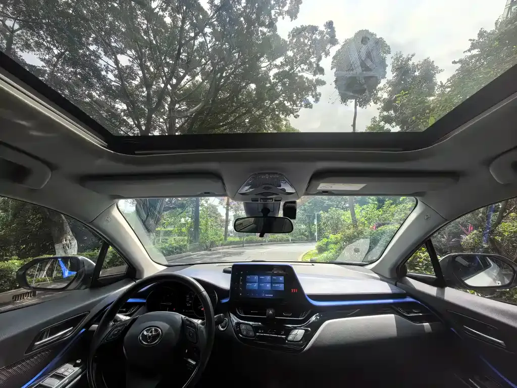 Toyota C-HR — фото 6