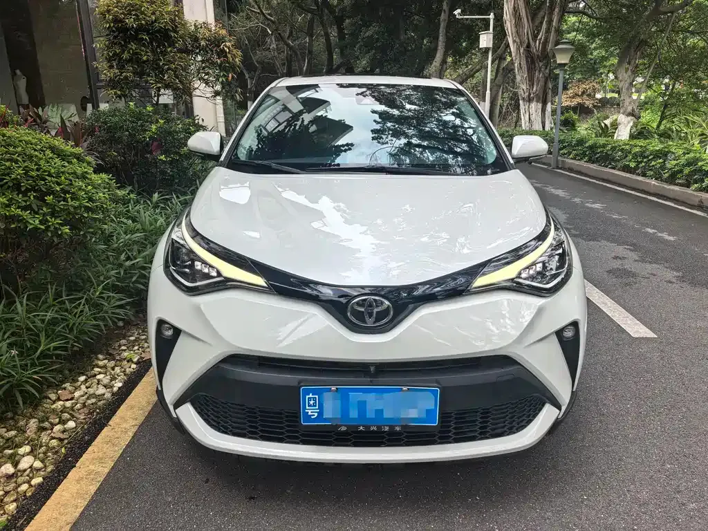 Toyota C-HR — фото 9