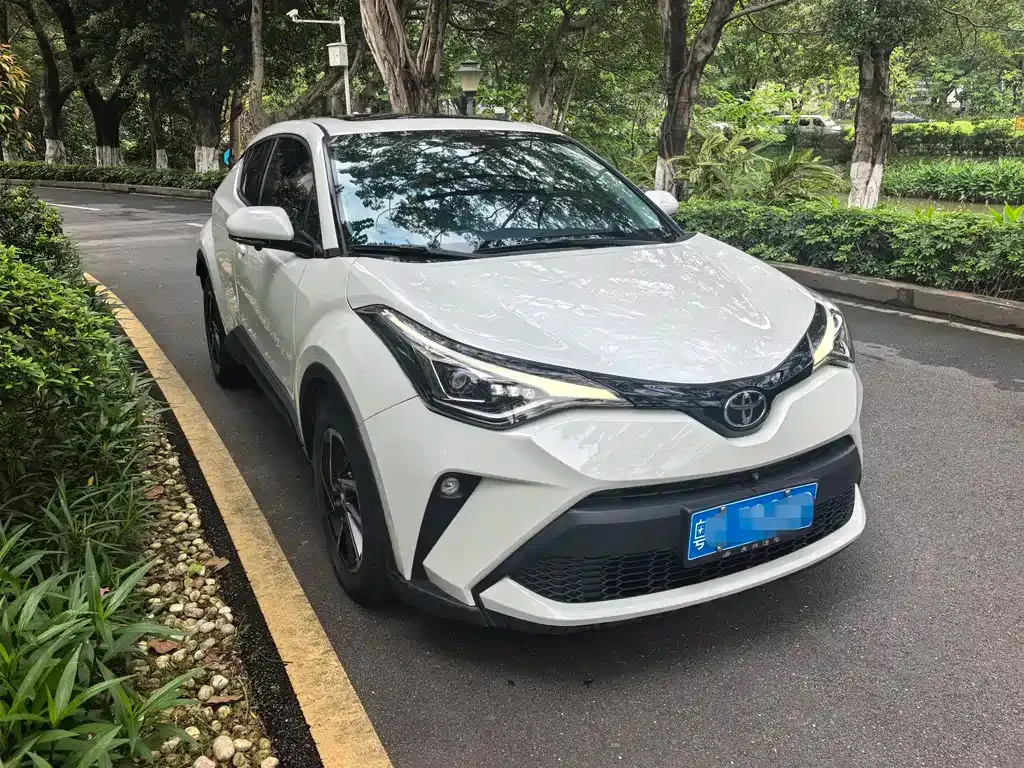 Toyota C-HR — фото 10