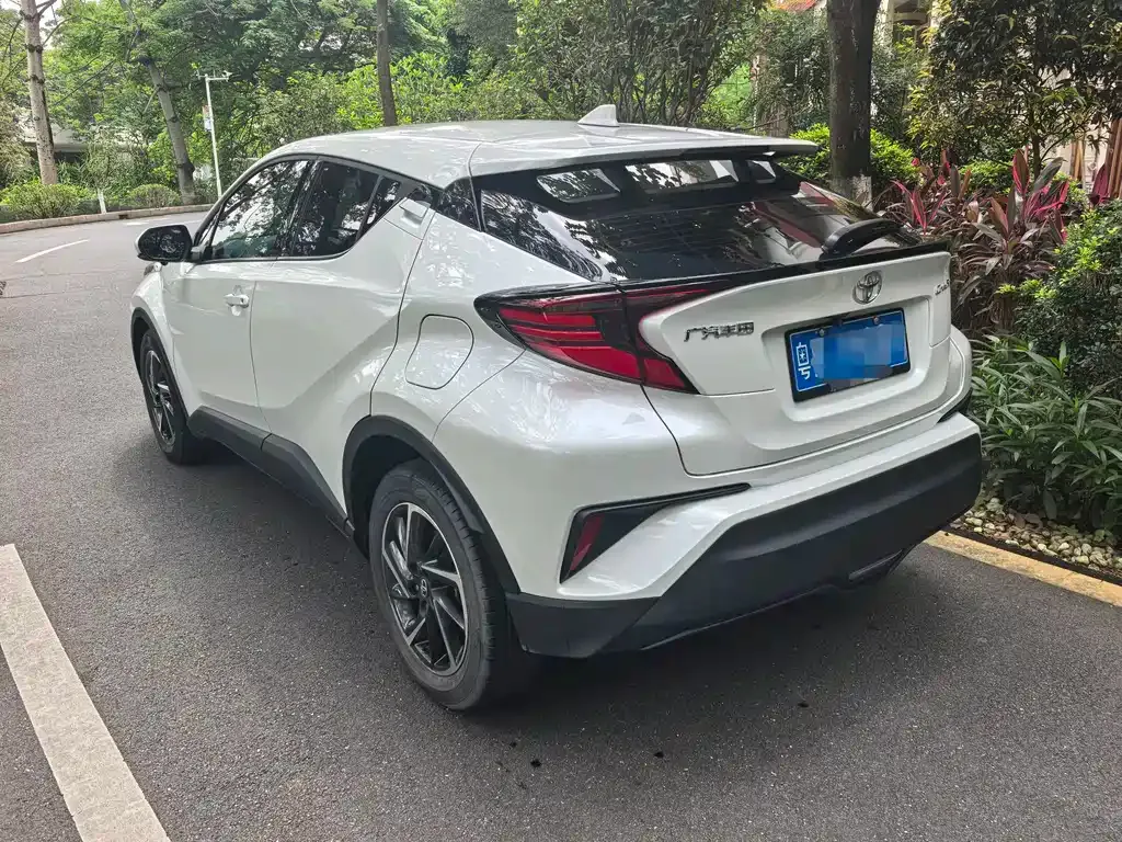 Toyota C-HR — фото 3