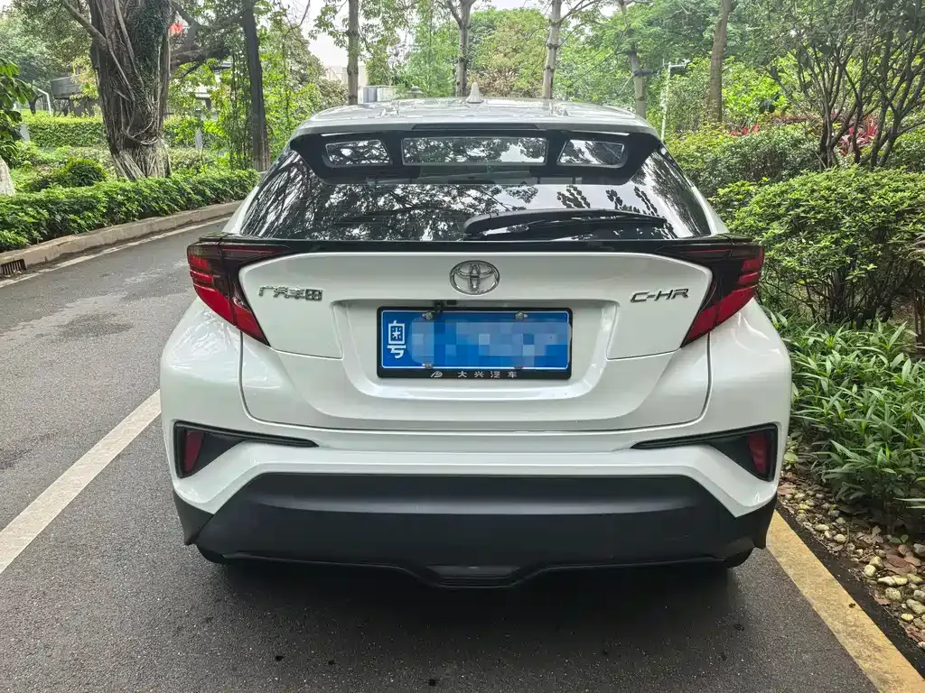 Toyota C-HR — фото 5