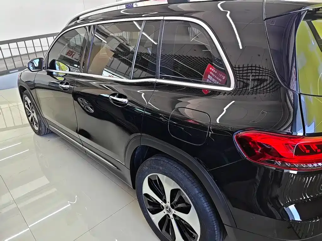 Mercedes-Benz GLB — фото 10