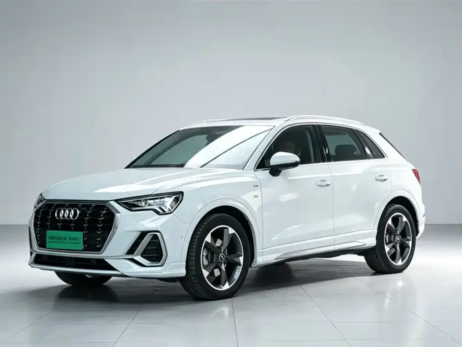 Audi Q3 — фото 1
