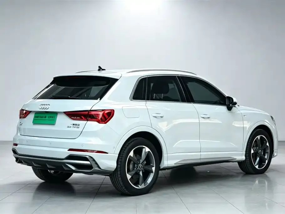 Audi Q3 — фото 8