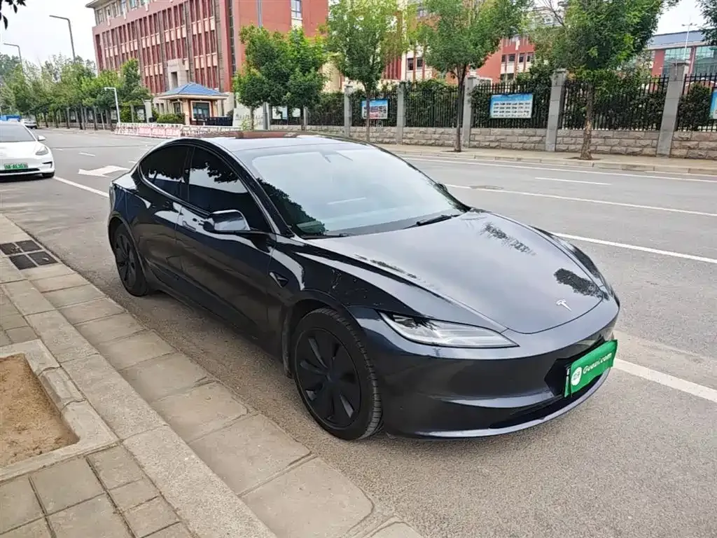 Tesla Model 3 — фото 9