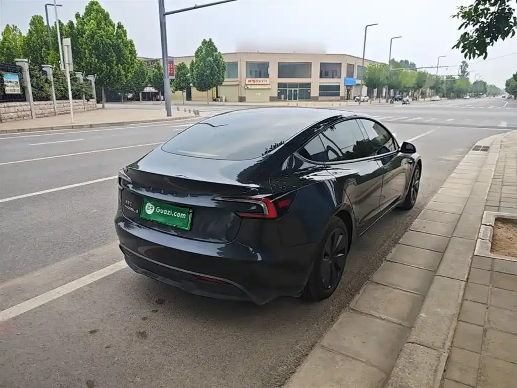 Tesla Model 3 — фото 3