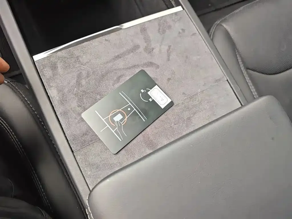Tesla Model 3 — фото 2