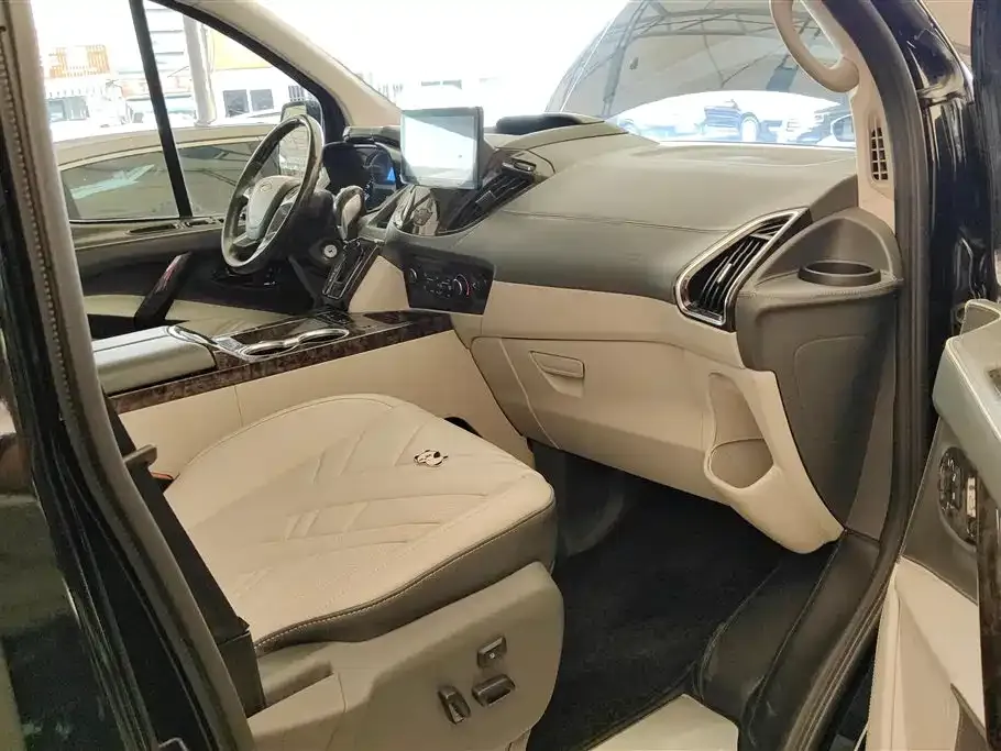 Ford Tourneo 2023 из CN, фото 7
