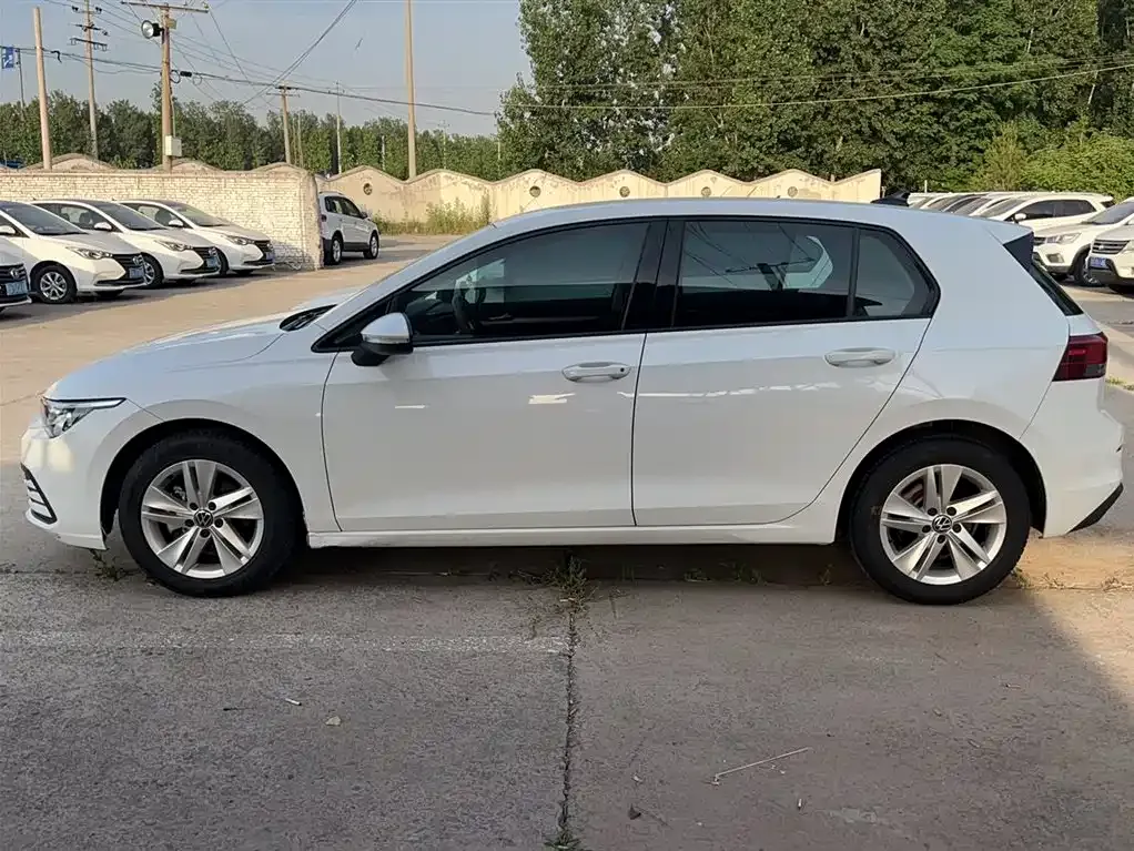 Volkswagen Golf 2023 из CN, фото 9
