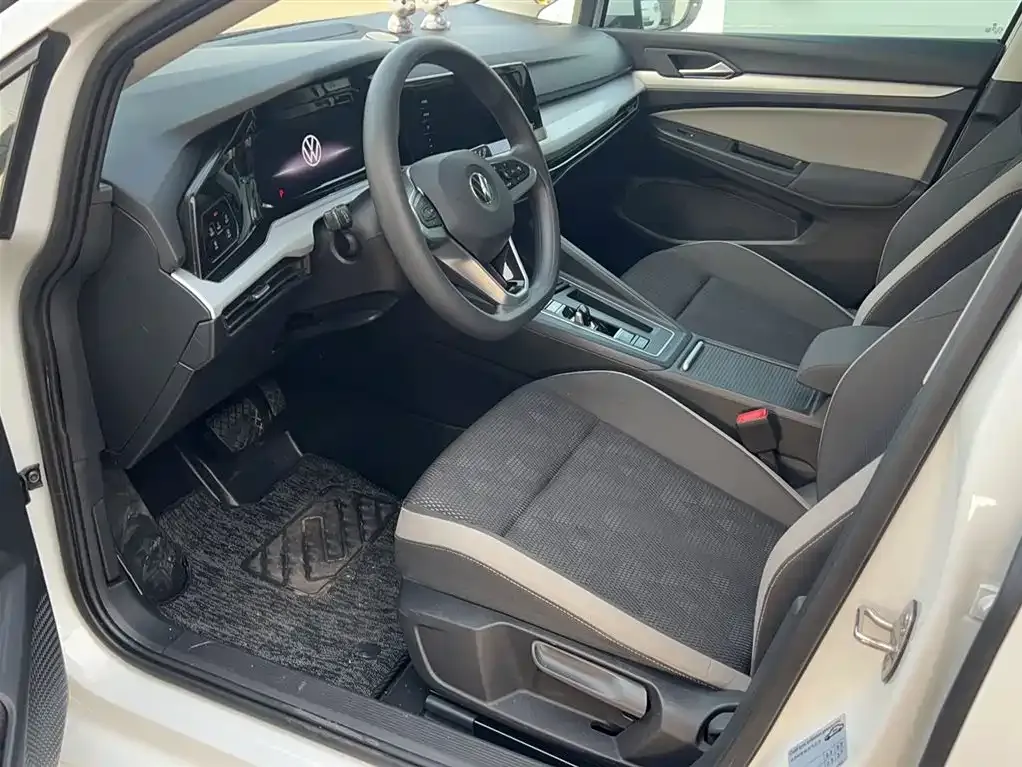 Volkswagen Golf 2023 из CN, фото 4