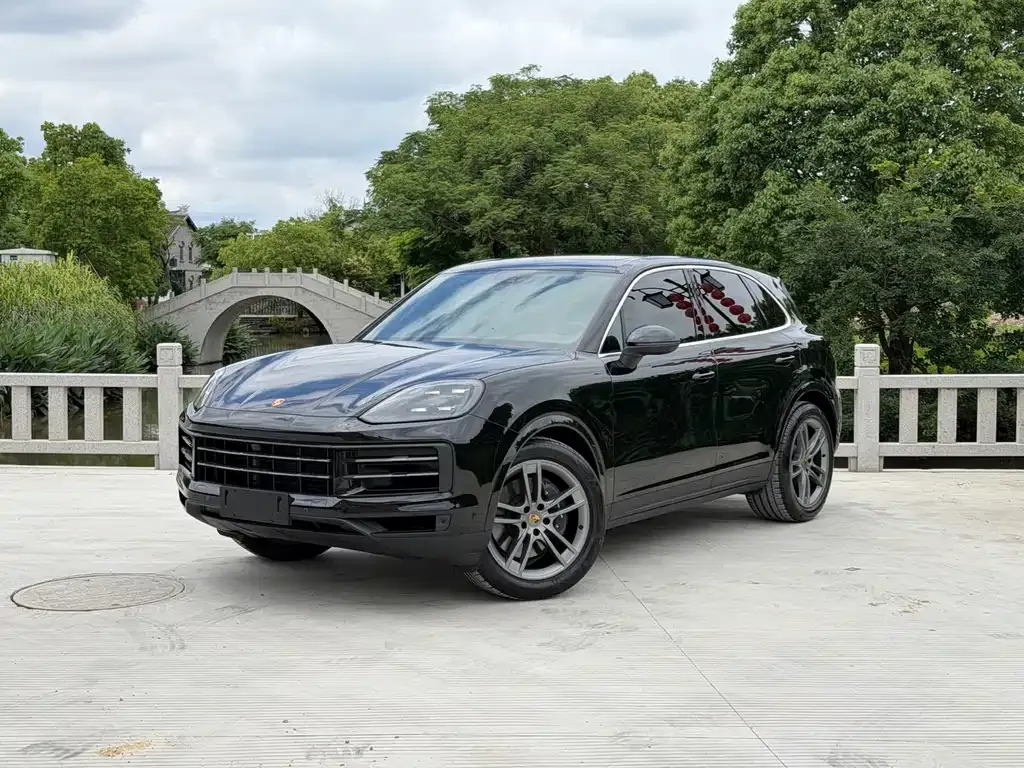 Porsche Cayenne — фото 1
