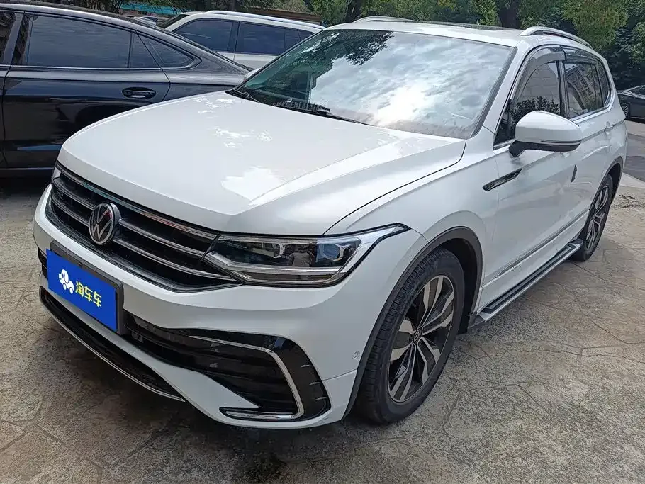 Volkswagen Tiguan L — фото 1