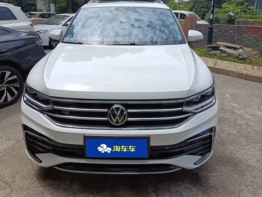 Volkswagen Tiguan L — фото 10