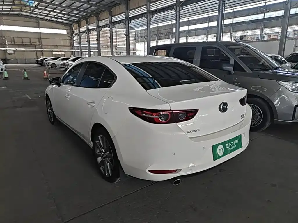 Mazda 3 Axela — фото 10