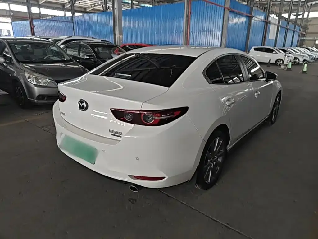 Mazda 3 Axela — фото 4
