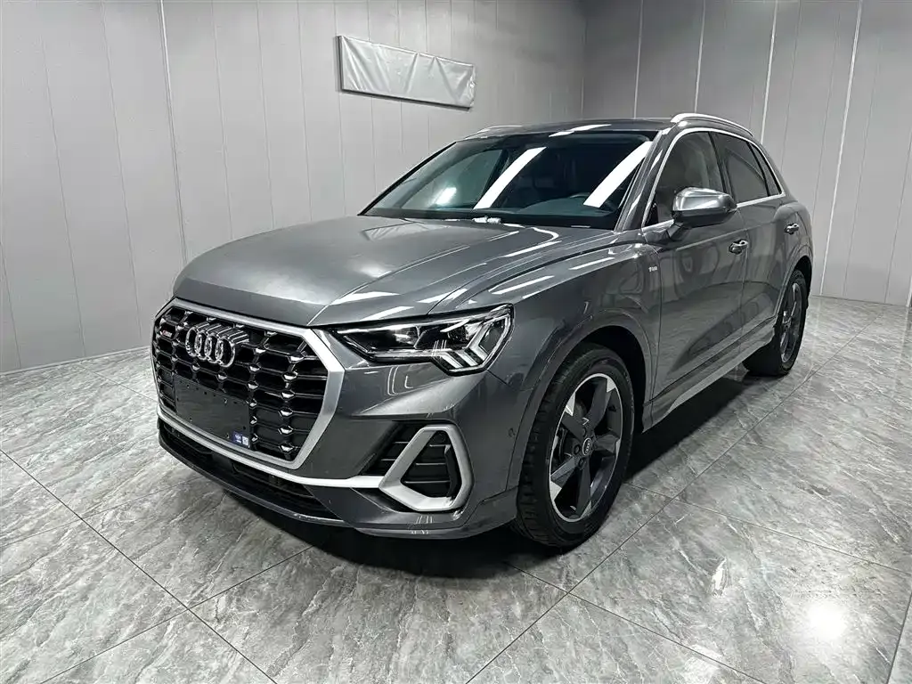 Audi Q3 — фото 1