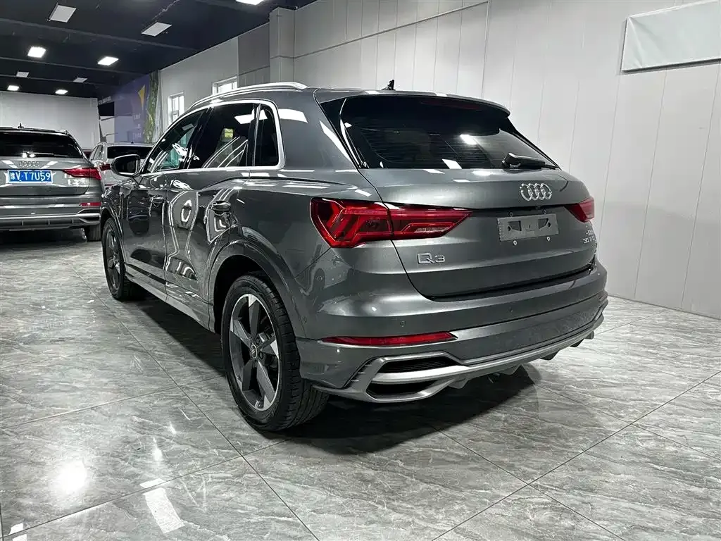 Audi Q3 — фото 10