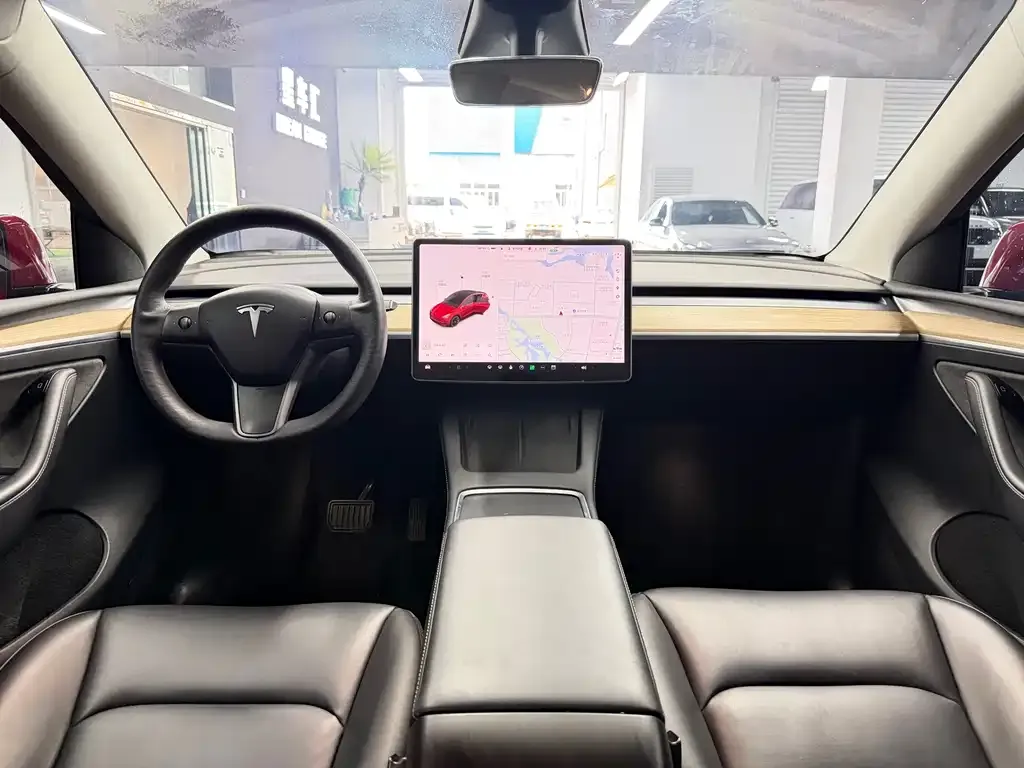 Tesla Model Y — фото 4