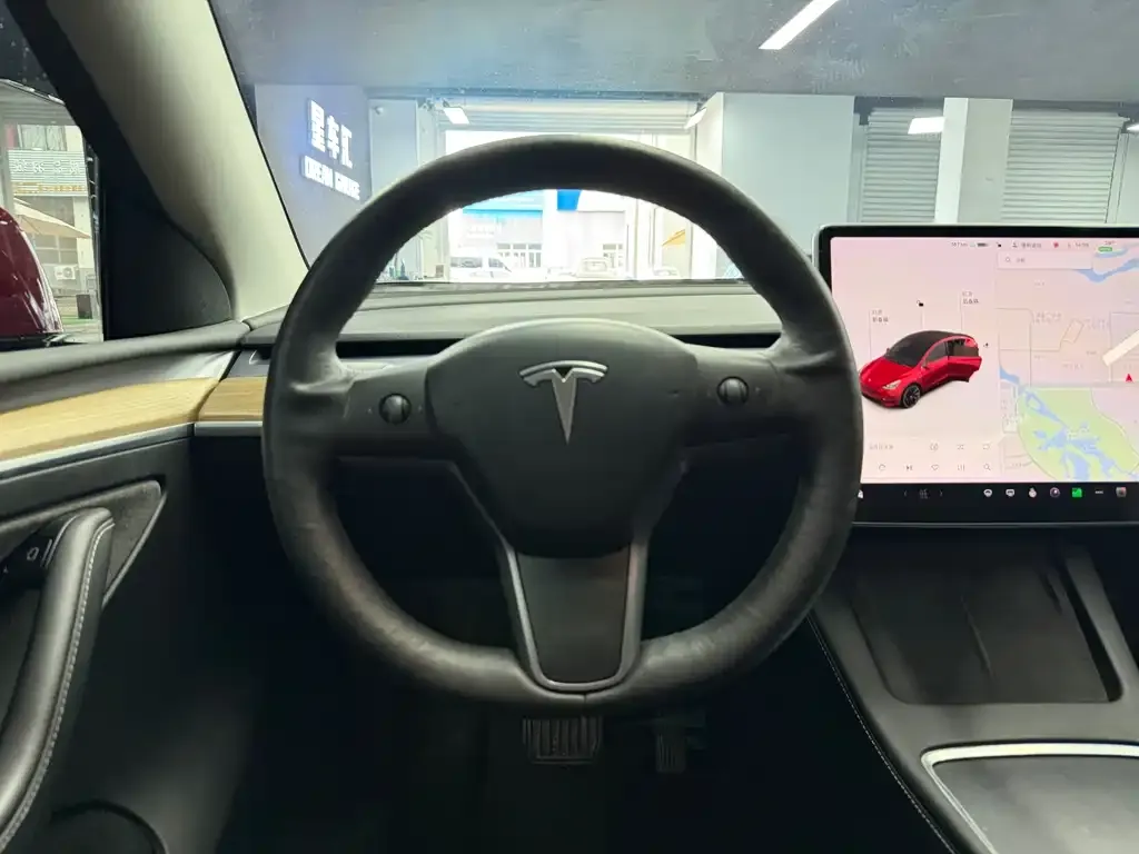 Tesla Model Y — фото 3