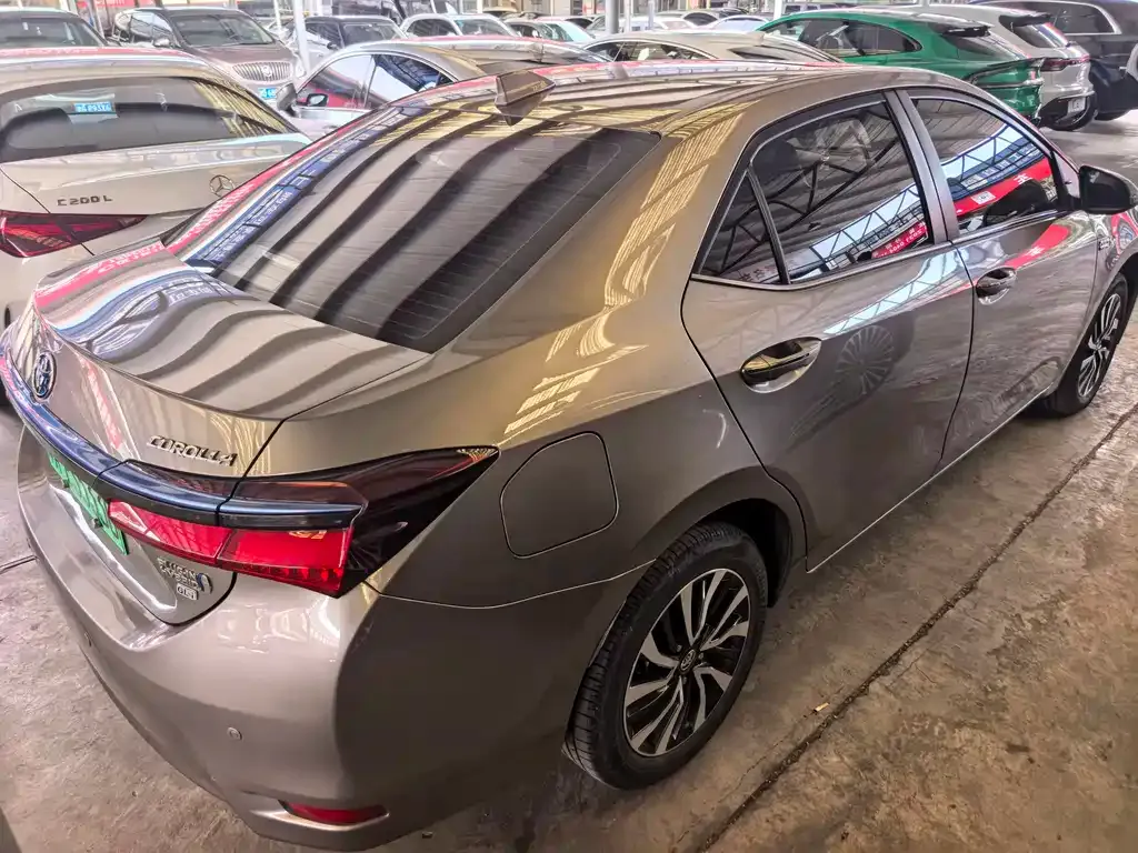 Toyota Corolla — фото 6