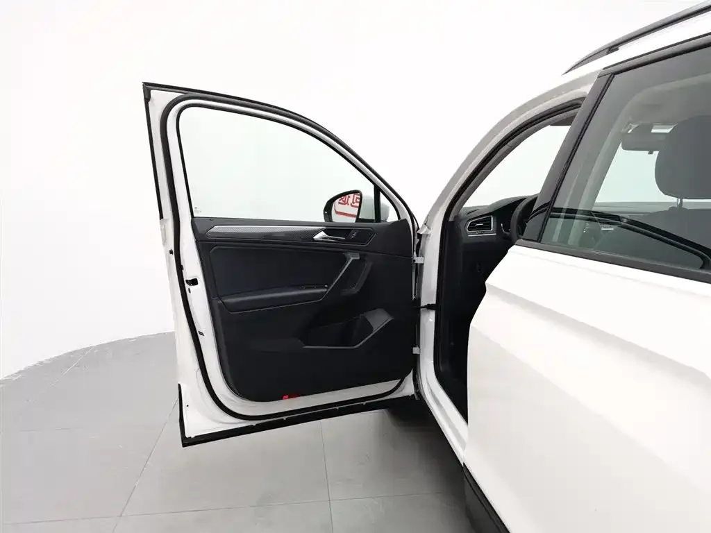 Volkswagen Tiguan L 2021 из CN, фото 4