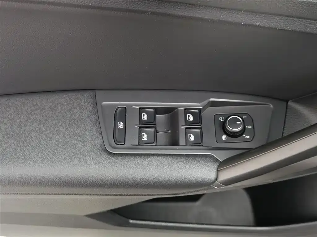 Volkswagen Tiguan L 2021 из CN, фото 7