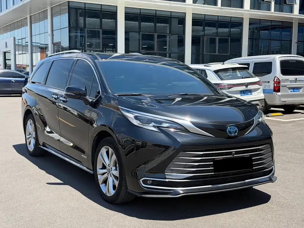Toyota Sienna — фото 10