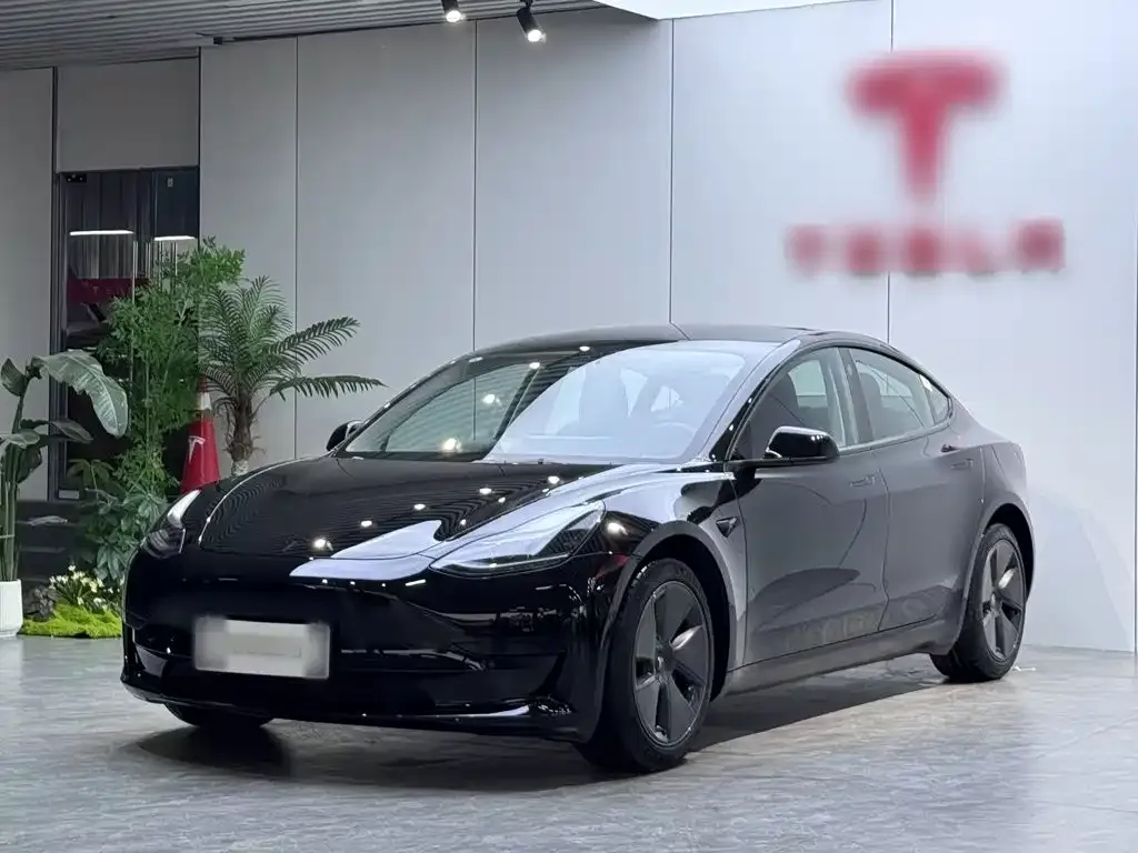 Tesla Model 3 — фото 8