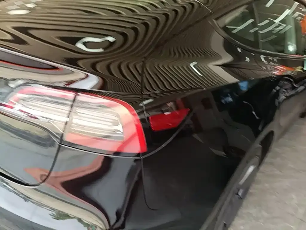 Tesla Model 3 — фото 3