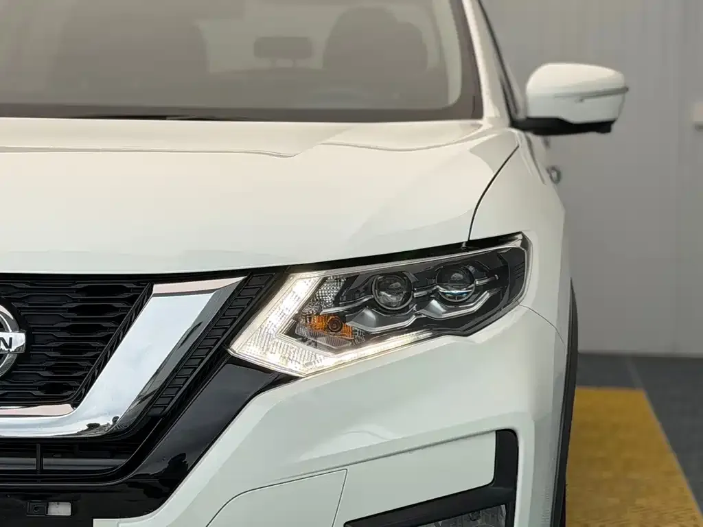 Nissan X-Trail — фото 4