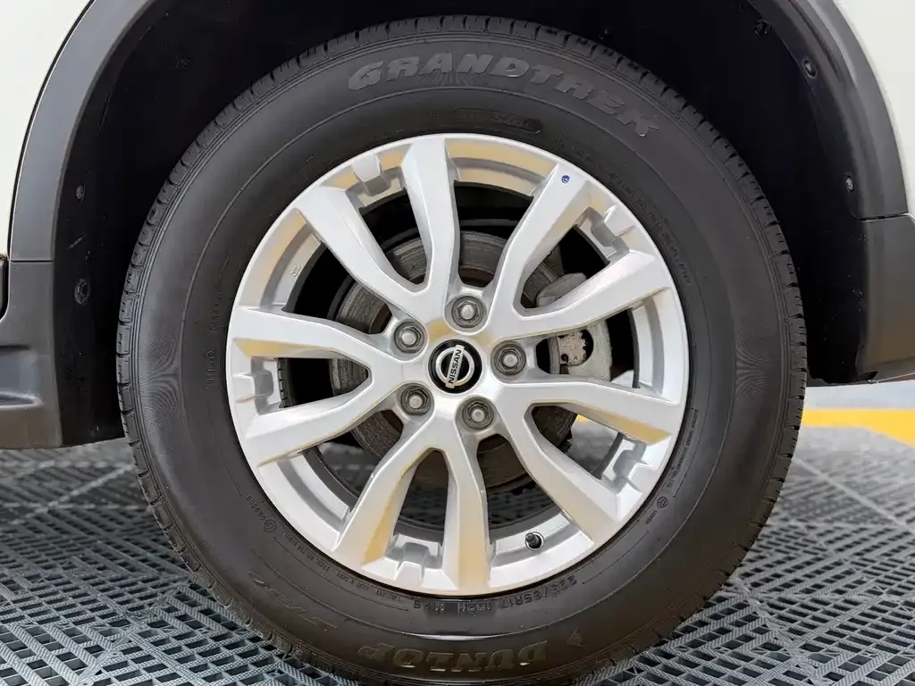 Nissan X-Trail — фото 10