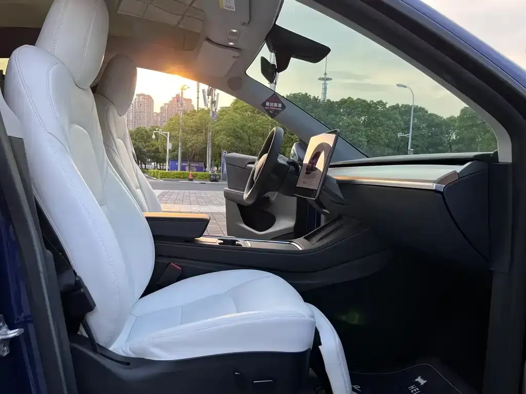 Tesla Model 3 — фото 10