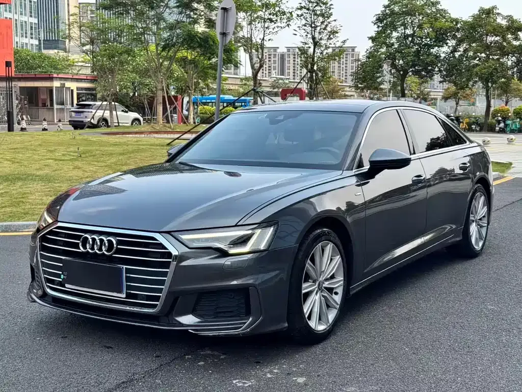 Audi A6L — фото 1