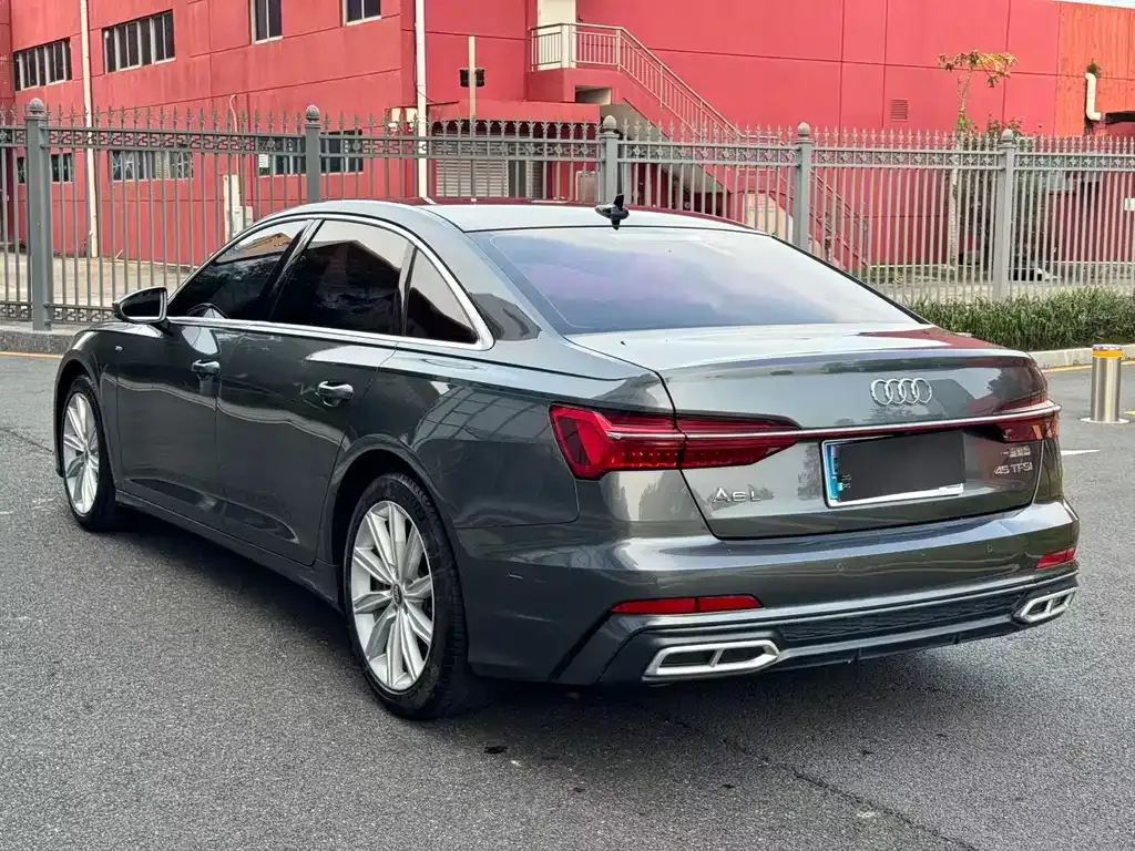 Audi A6L — фото 9