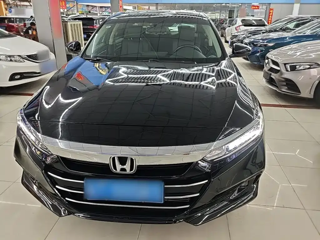 Honda Accord — фото 9