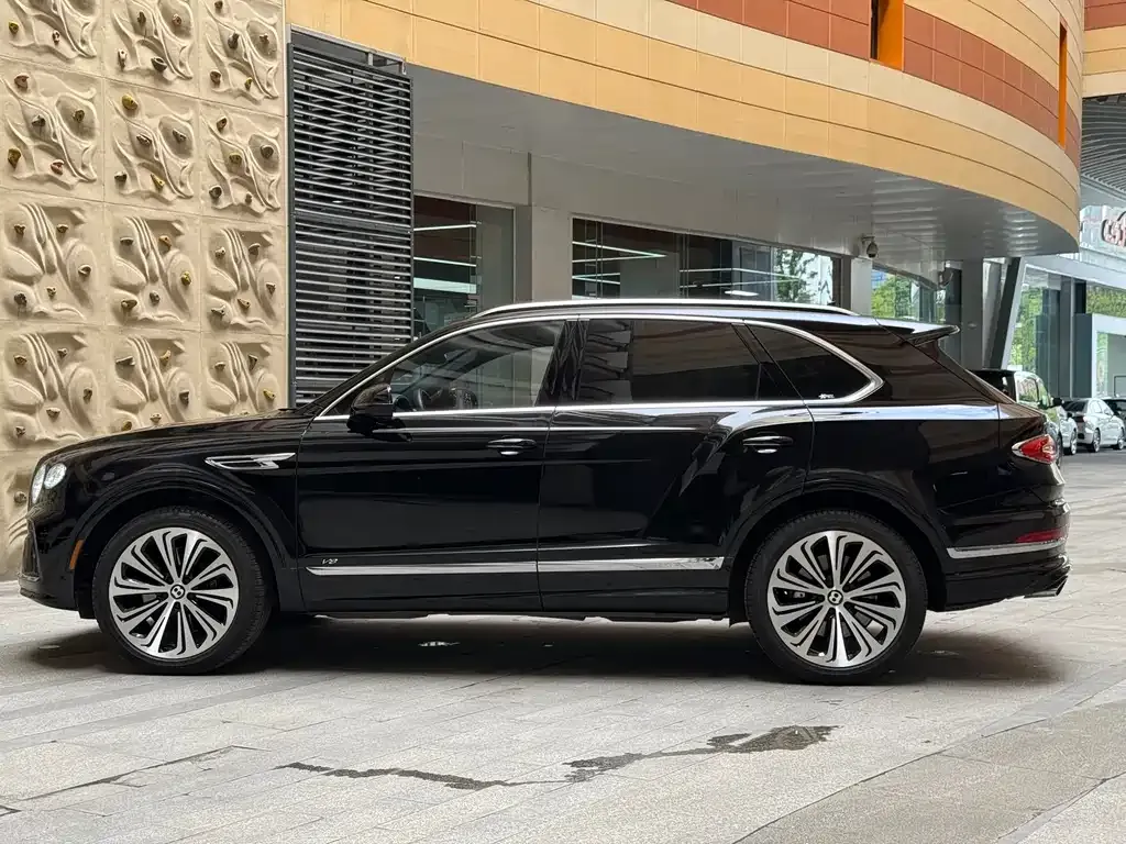 Bentley Bentayga — фото 8