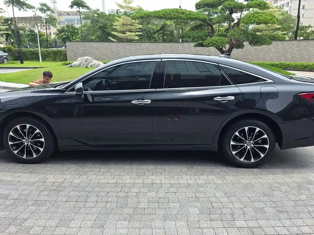 Toyota Avalon — фото 10