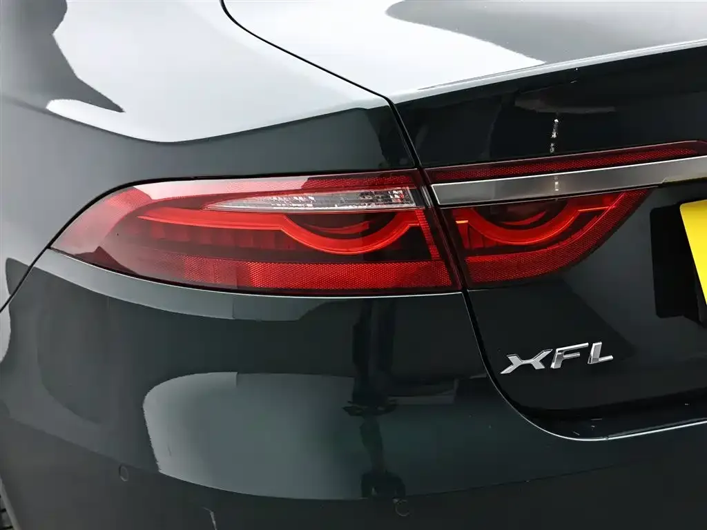 Jaguar XFL — фото 8