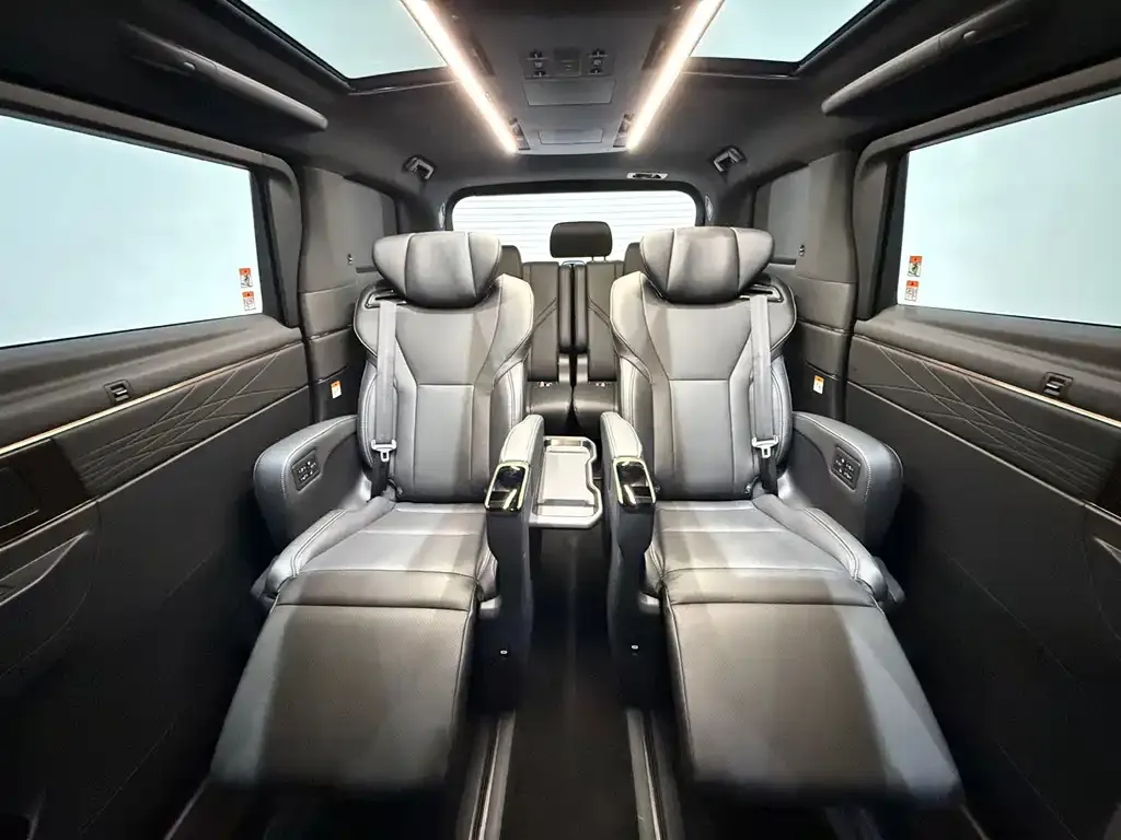 Toyota Alphard — фото 7
