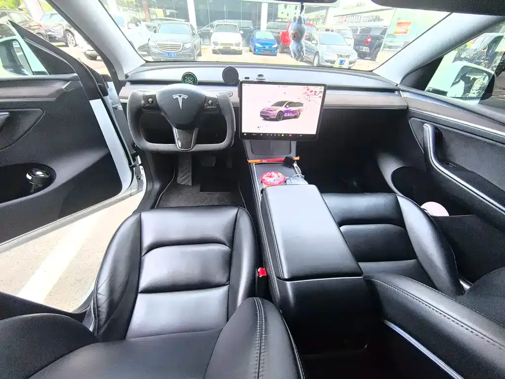 Tesla Model Y — фото 2