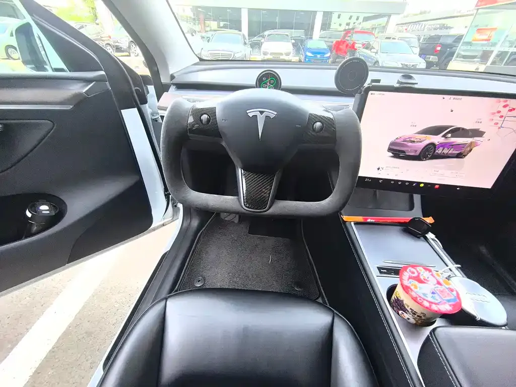 Tesla Model Y — фото 7