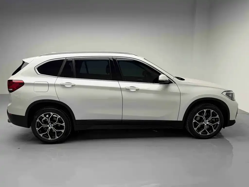 BMW X1 — фото 5